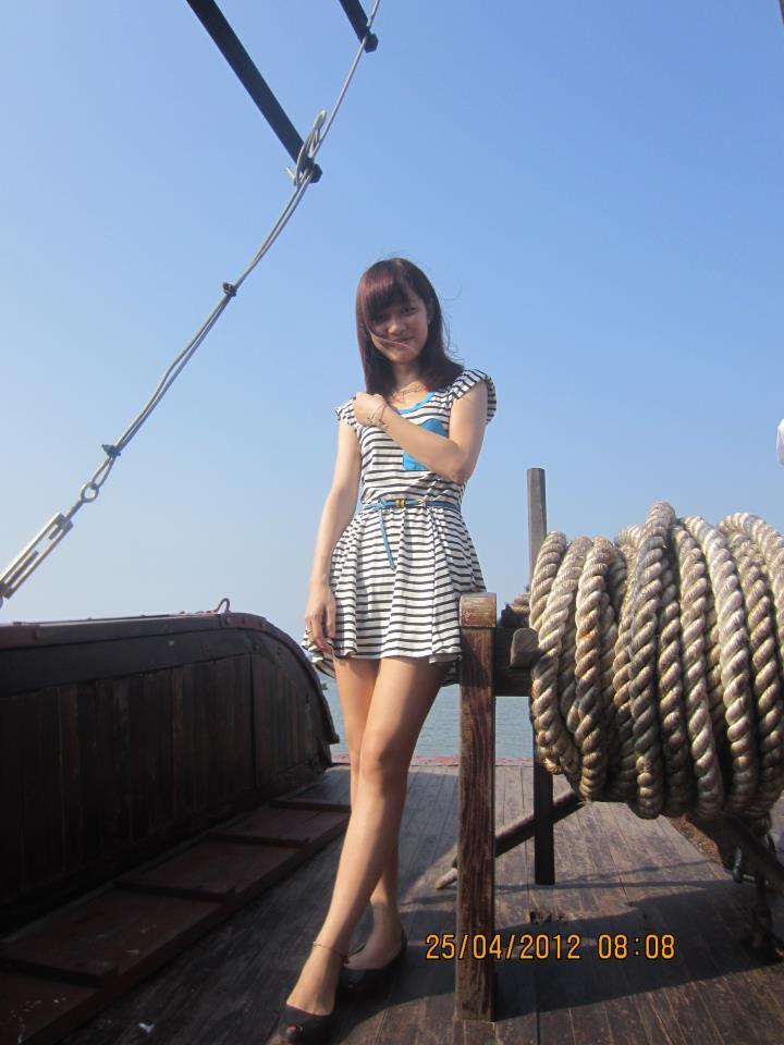 年轻的女闺蜜hd